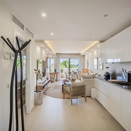 Luxury 2 Bedroom Beachfront In Bali-boho Style Sitio de Calahonda